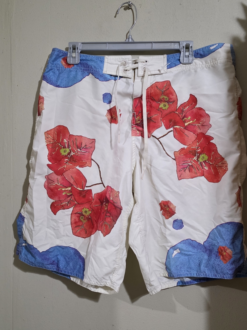 White Board Shorts with Red Floral Print and Blue Accents Used Size 44